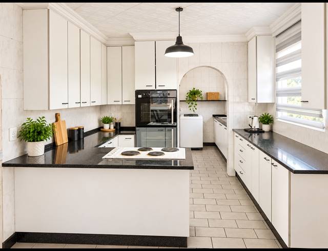 3 BEDROOM FREESTANDING FOR SALE IN CRYSTAL PARK